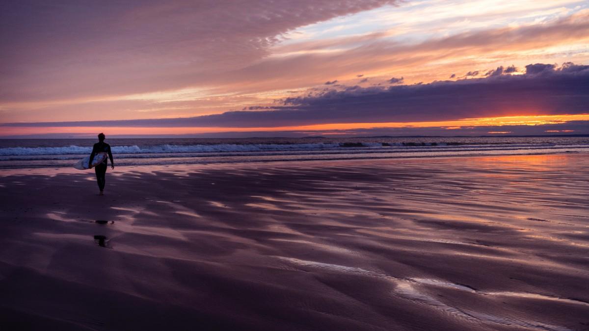 唯美的海边冲浪运动图片