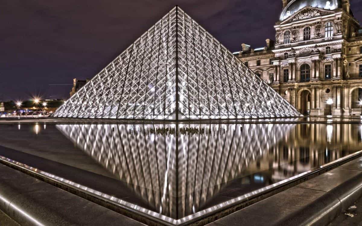 法国巴黎卢浮宫高清图片