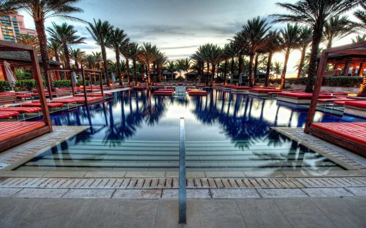 蓝色大海美景图片