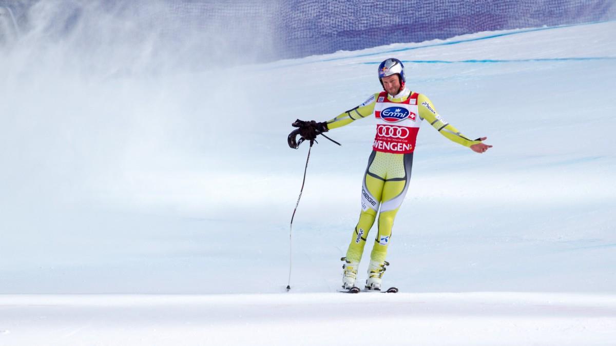 冬季滑雪场滑雪图片