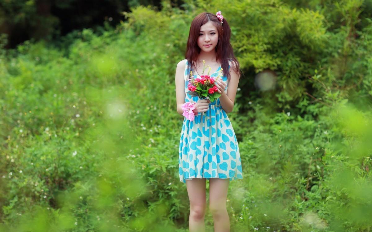 鲜花般青春少女图片