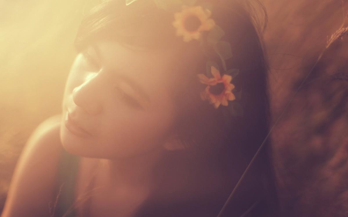 鲜花般青春少女图片