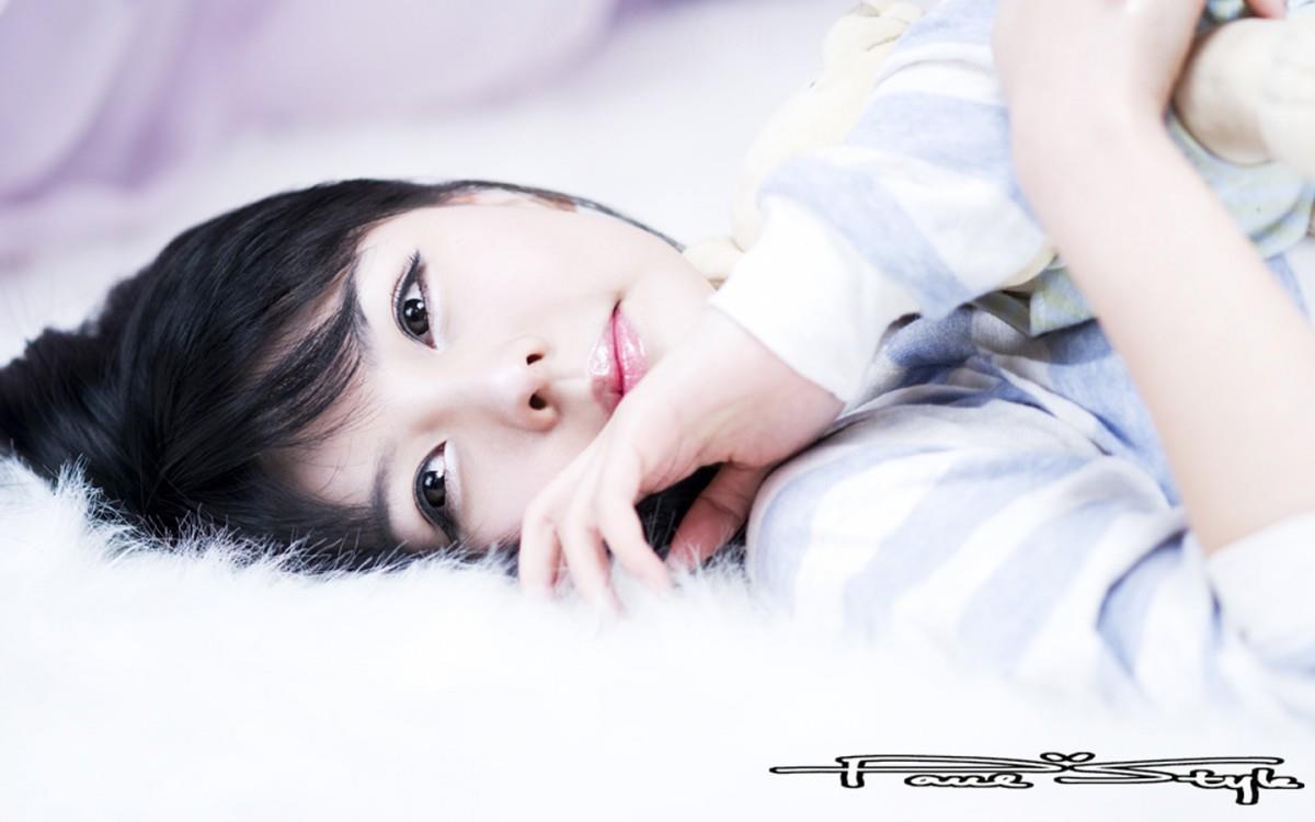 车模美女李智友高清图片