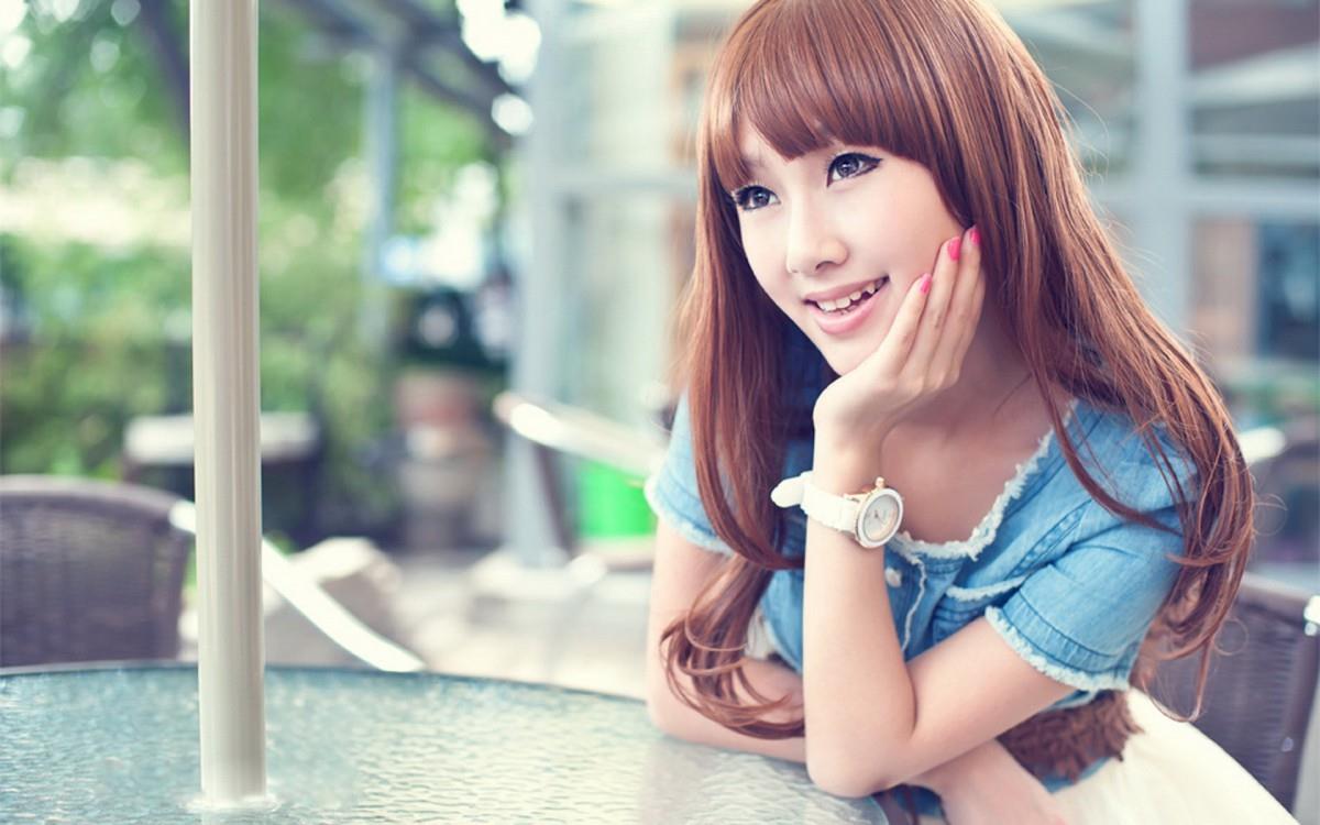 鲜花般青春少女图片