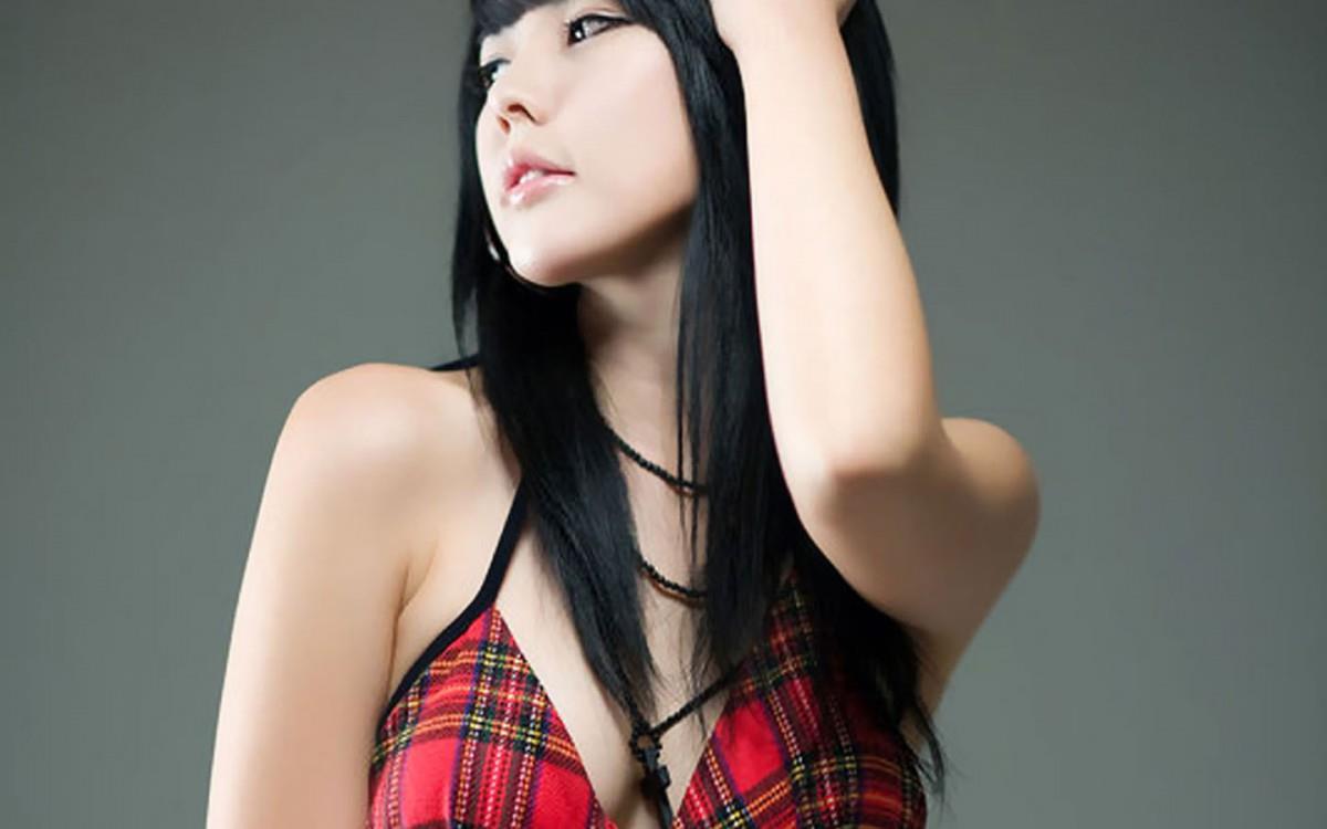 车模美女李智友高清图片