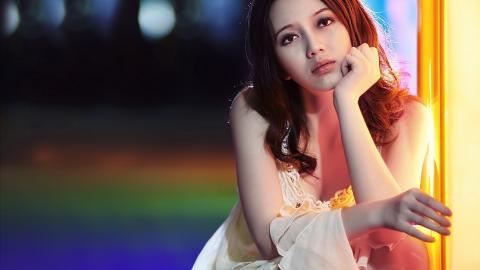 夜色下的美女图片