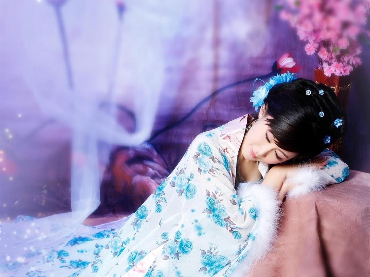 纳兰清雪古装美女图片