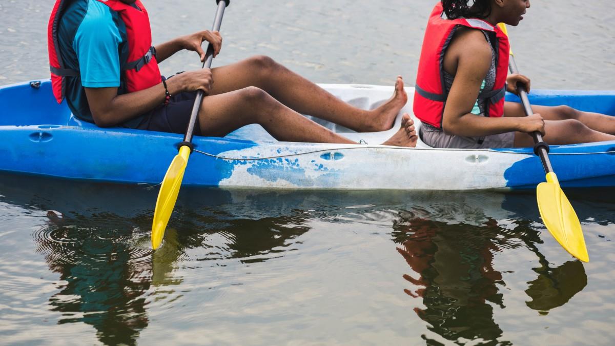 划皮艇运动图片