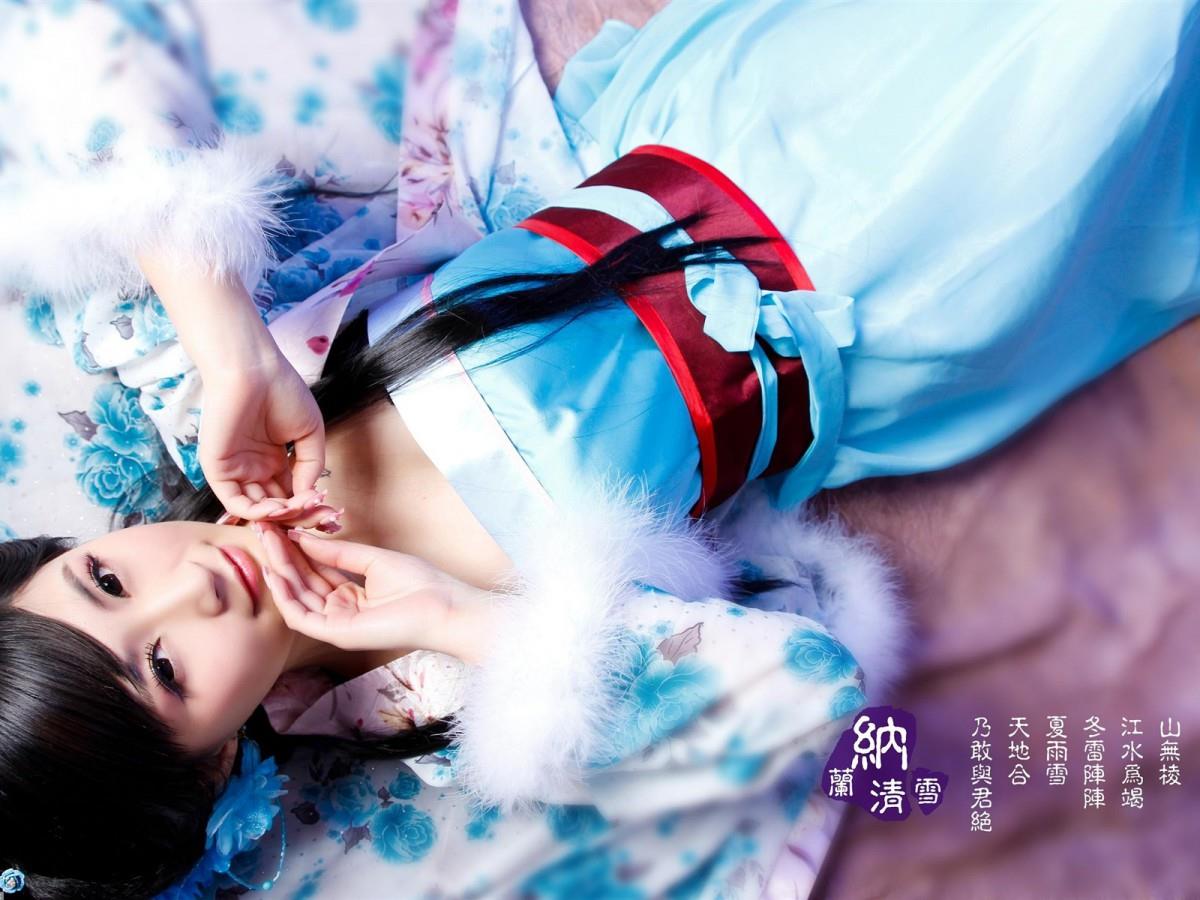 纳兰清雪古装美女图片