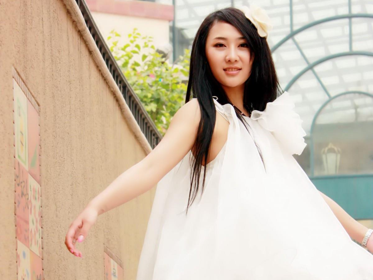 美女田子琳图片