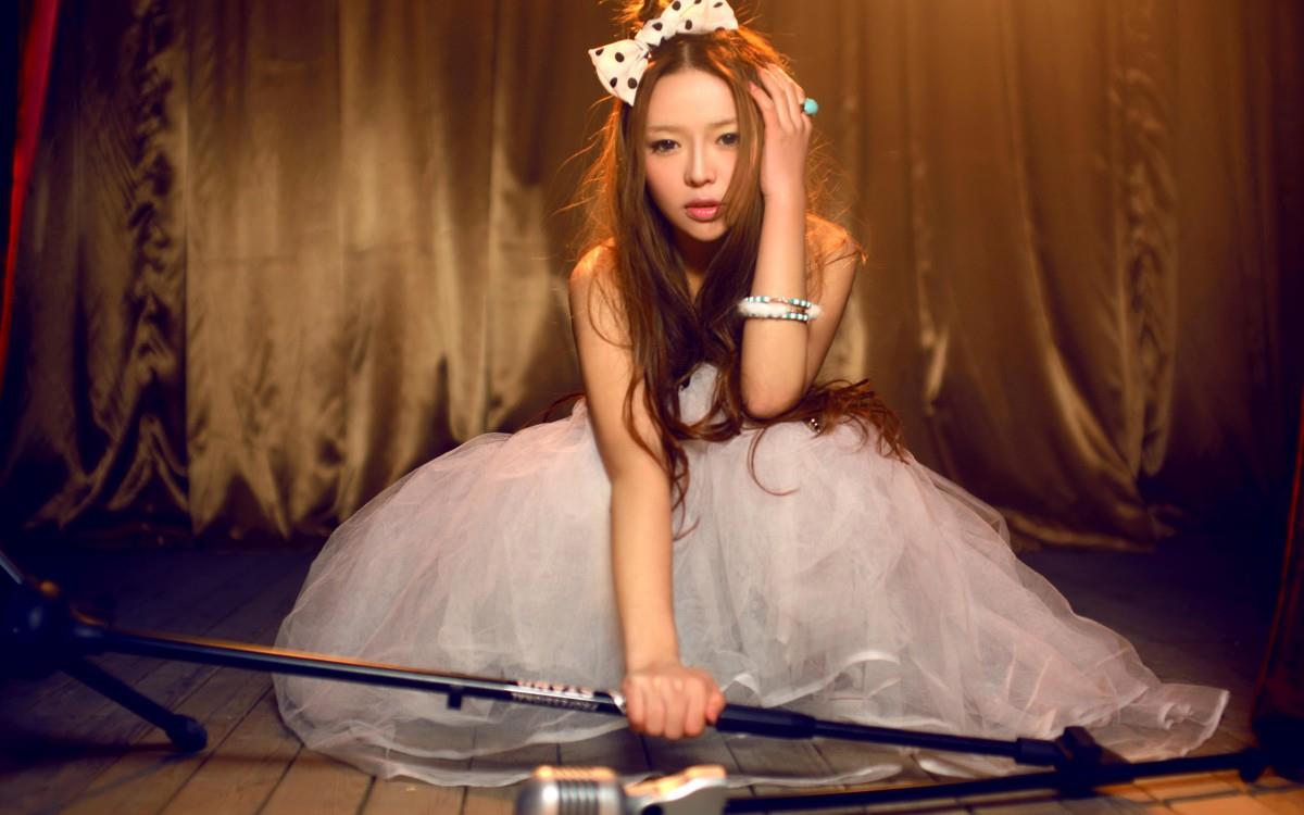 裴紫绮高清美女图片