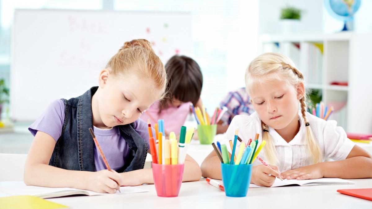 可爱的小学生图片