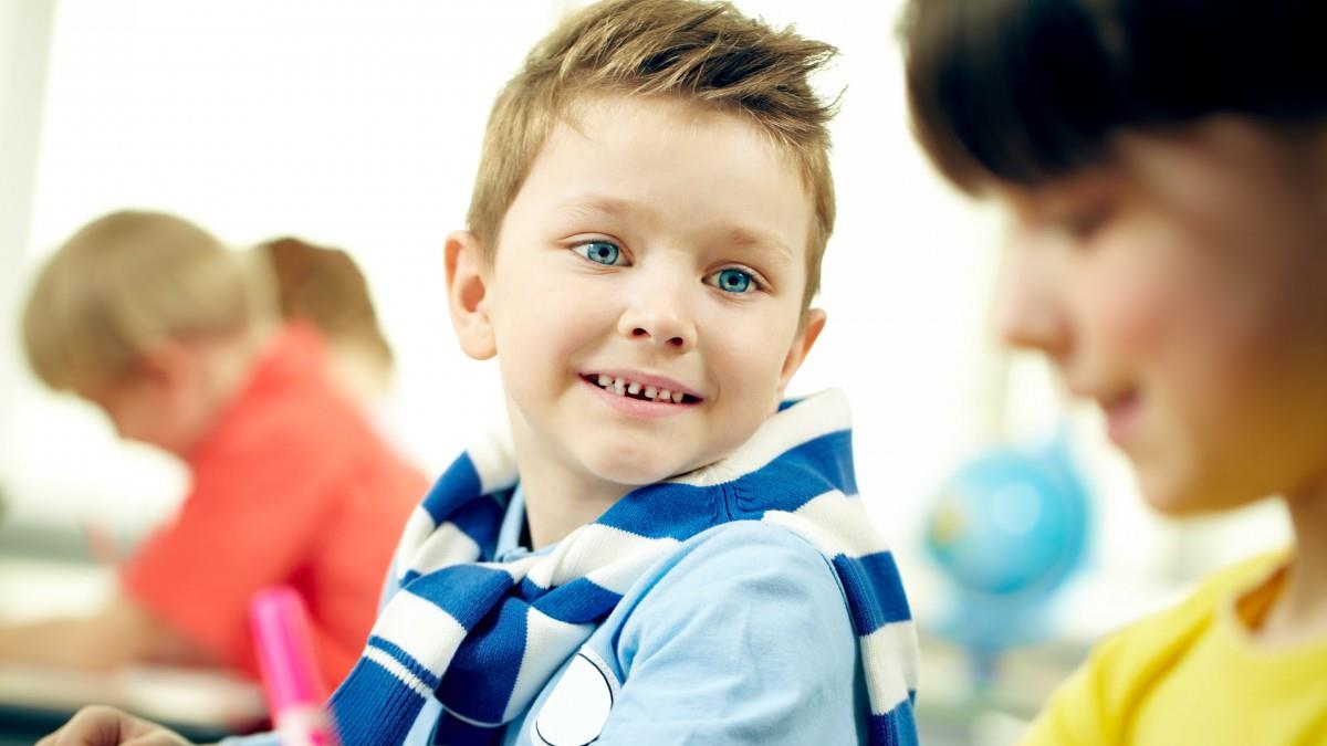 可爱的小学生图片