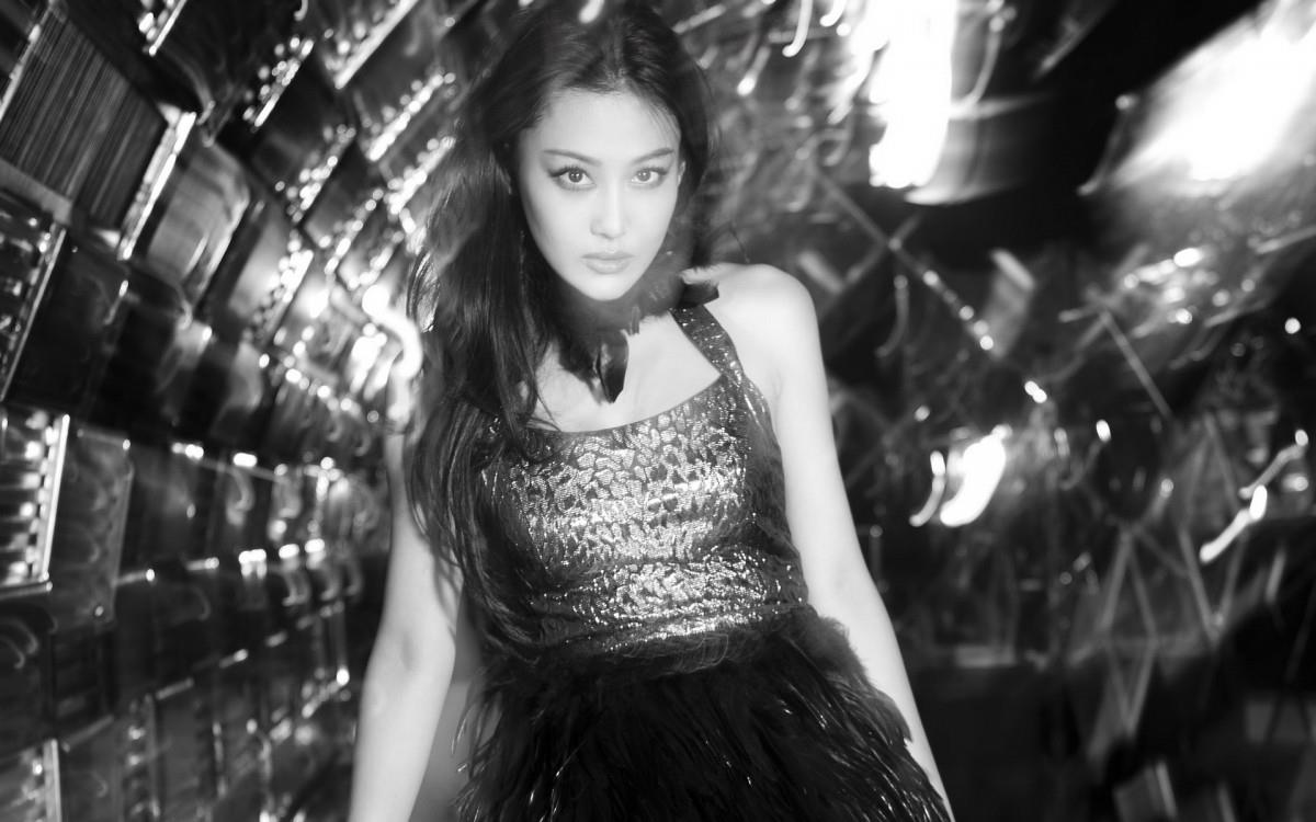 高清美女张馨予图片