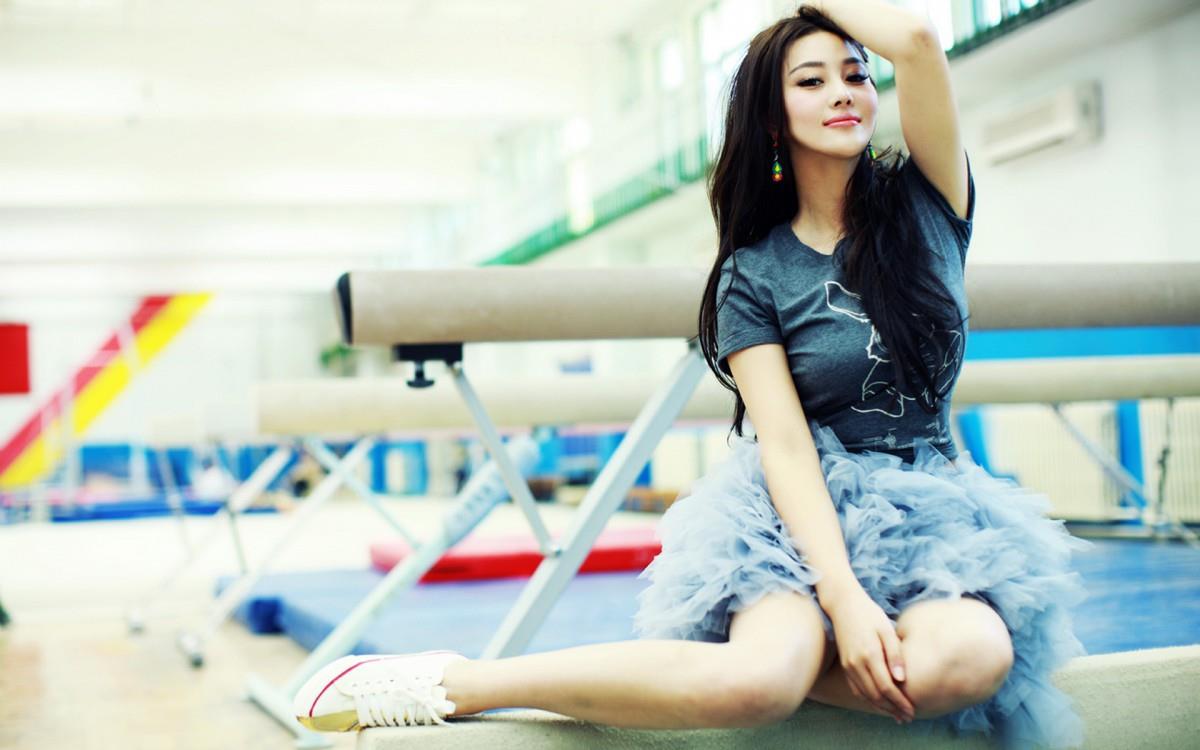 高清美女张馨予图片