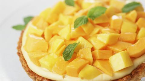 香甜可口的芒果蛋糕图片