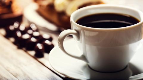 美味的咖啡和咖啡豆图片