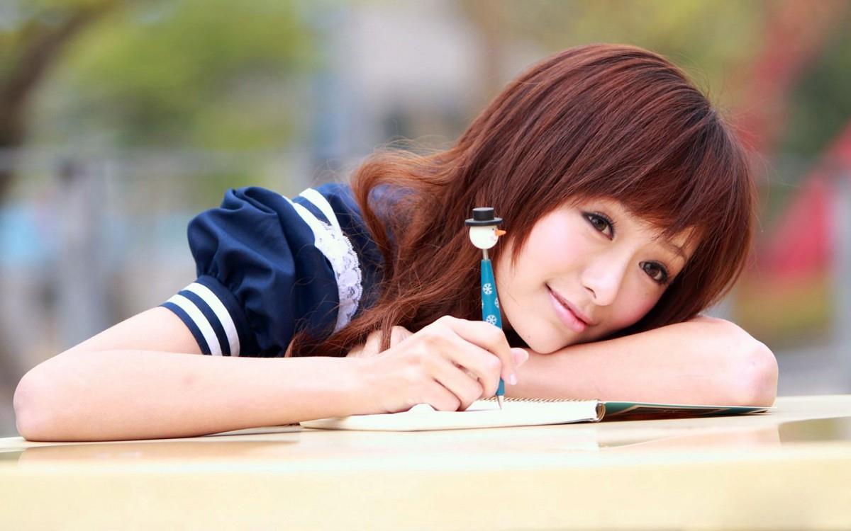 清纯可人的小学妹图片