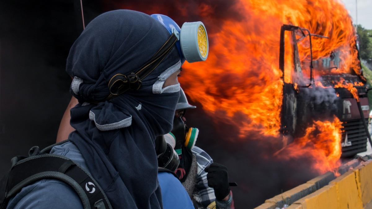 救火英雄消防员图片