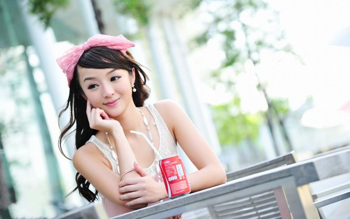 清纯如水的美女黄诗思图片