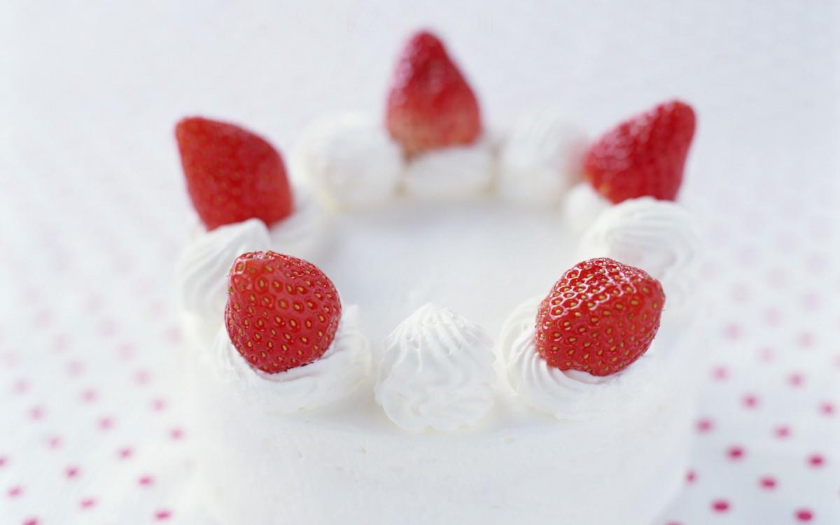 美味甜品草莓蛋糕图片