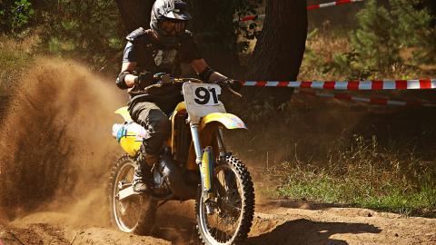 高清越野摩托车比赛图片