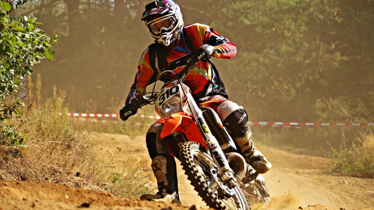 高清越野摩托车比赛图片