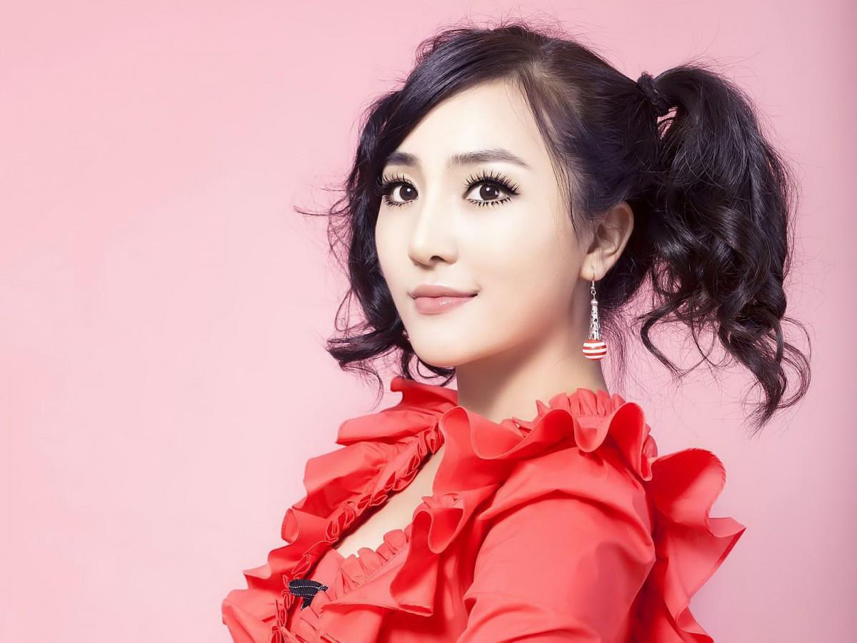 美女夏馨雨图片