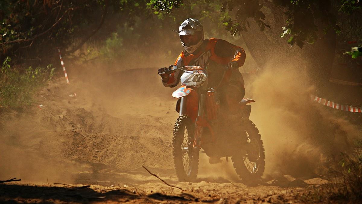 高清越野摩托车比赛图片