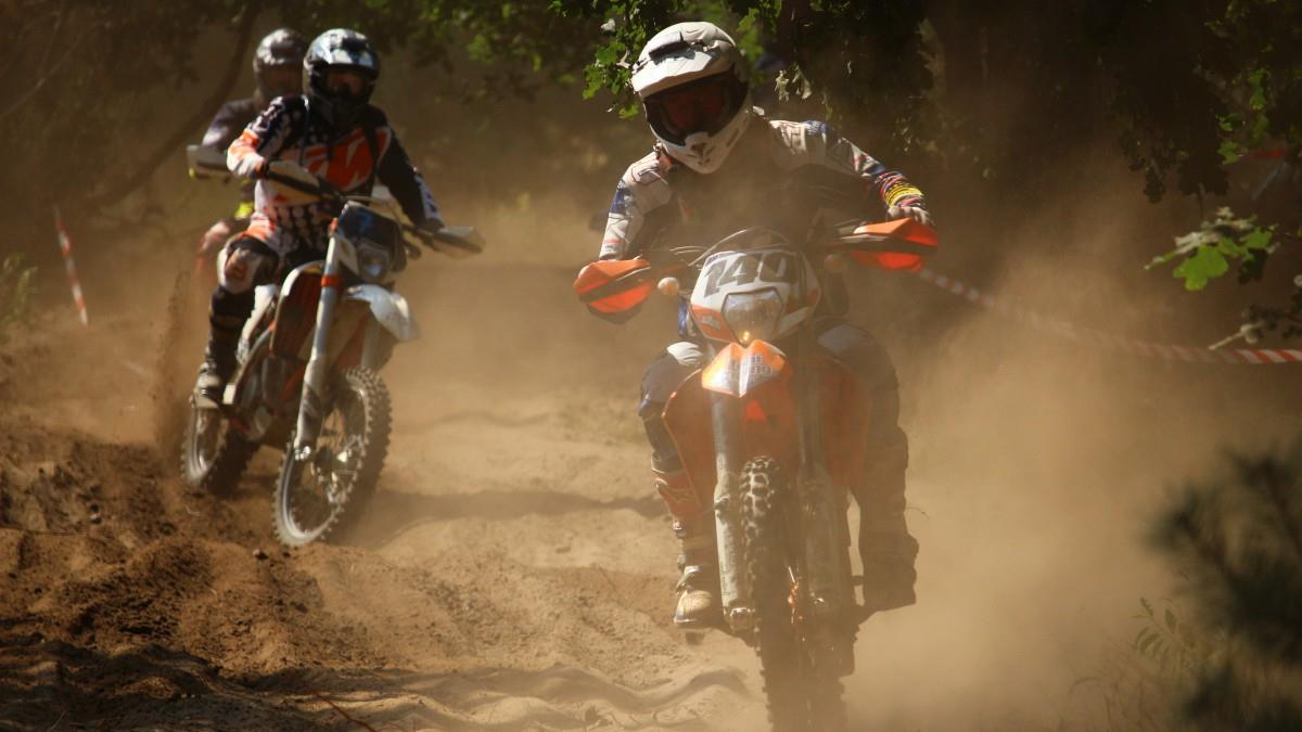 高清越野摩托车比赛图片