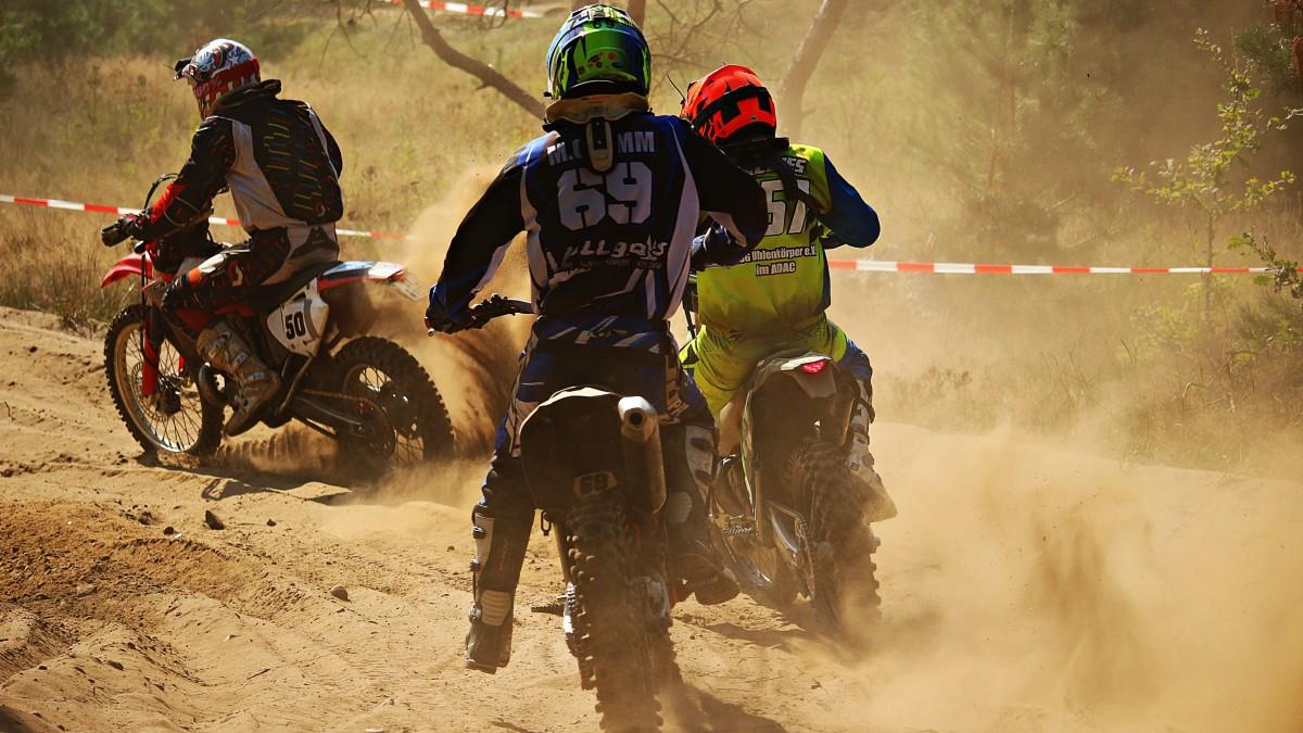 高清越野摩托车比赛图片