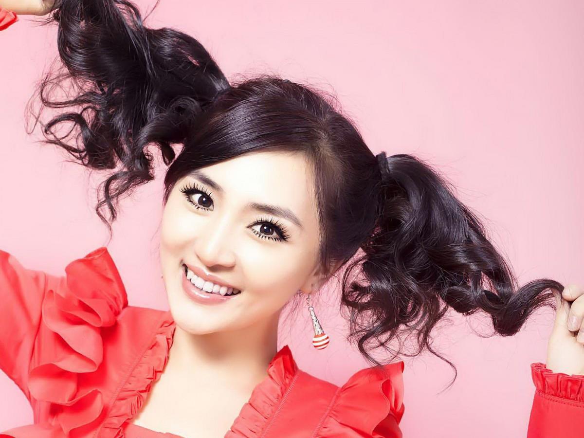 美女夏馨雨图片