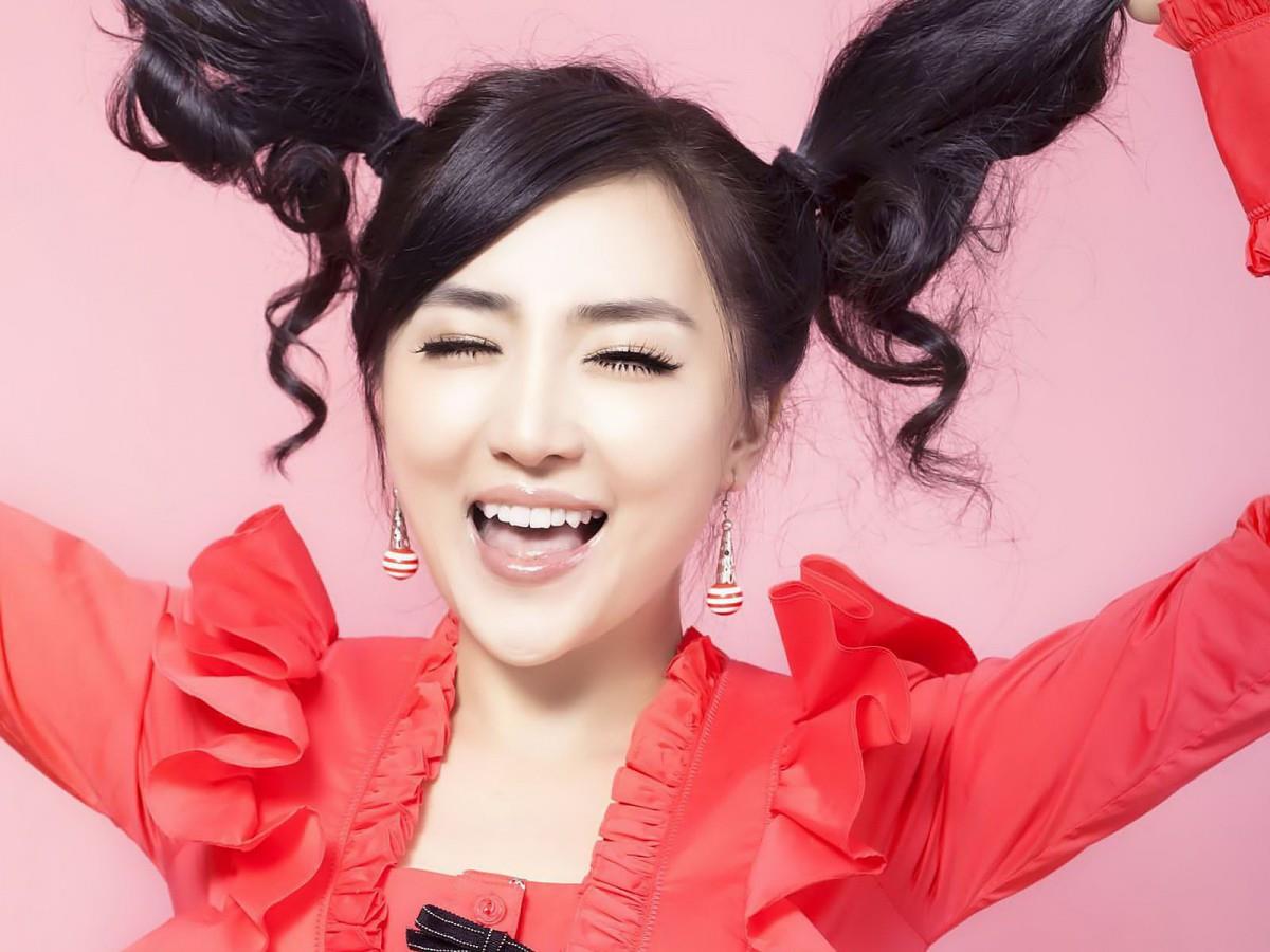 美女夏馨雨图片