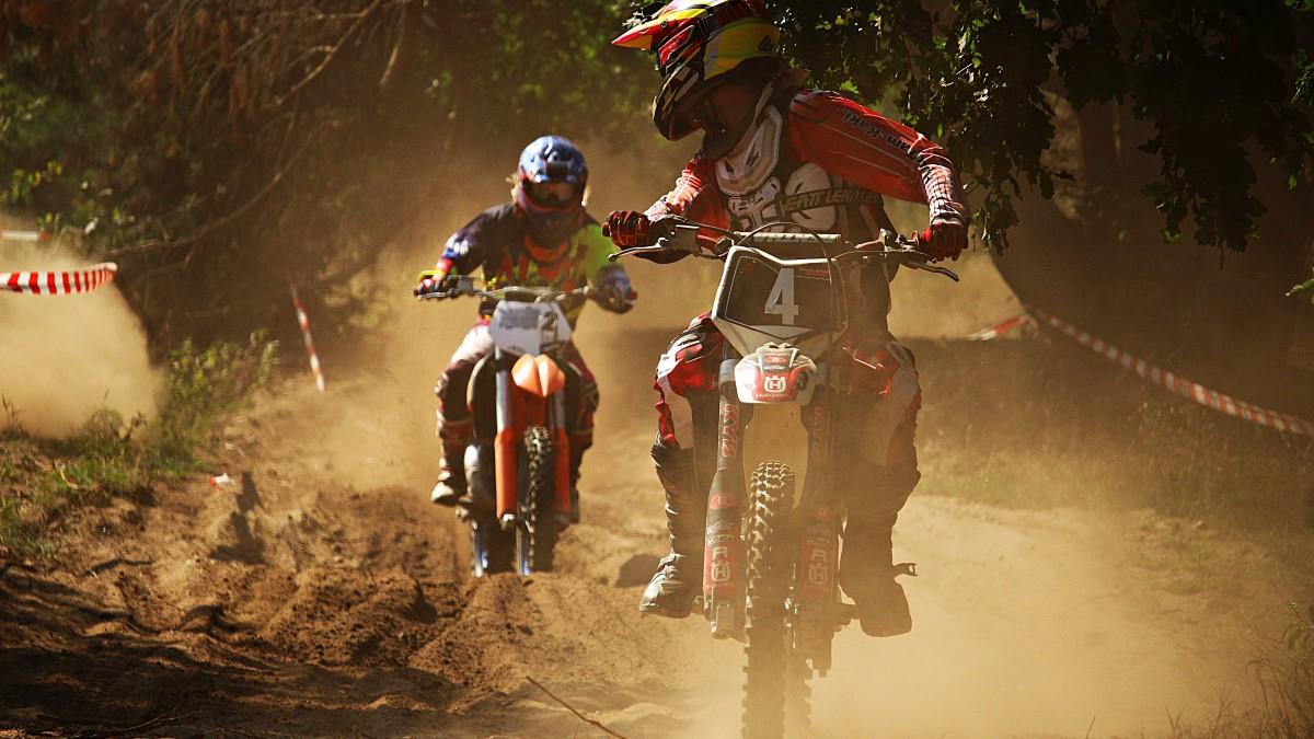 高清越野摩托车比赛图片