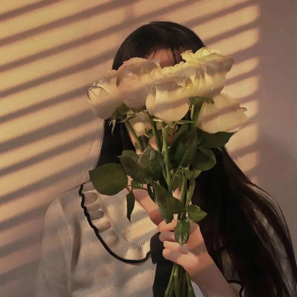 氛围感真人不露脸情侣头像2022最新版一男一女 8张