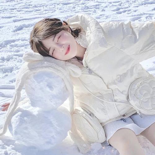 头像女生干净白色系列有范 头像女生干净白色系列图片大全 20张