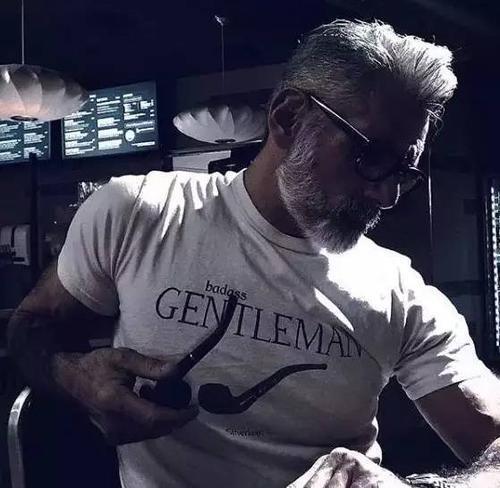 头像老男人图片大全 头像老男人图片霸气 16张