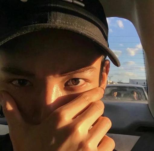 男孩子的微信头像图片霸气 男孩子的微信头像图片真人 16张