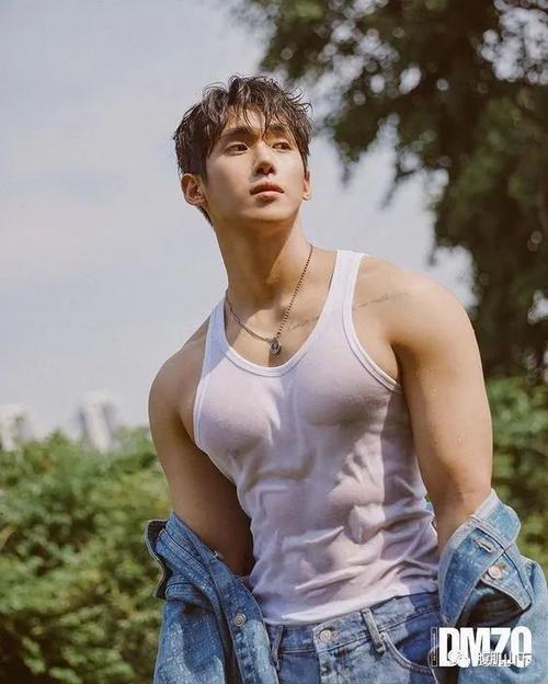 帅哥腹肌照图片大全 腹肌照图片帅气男生 9张